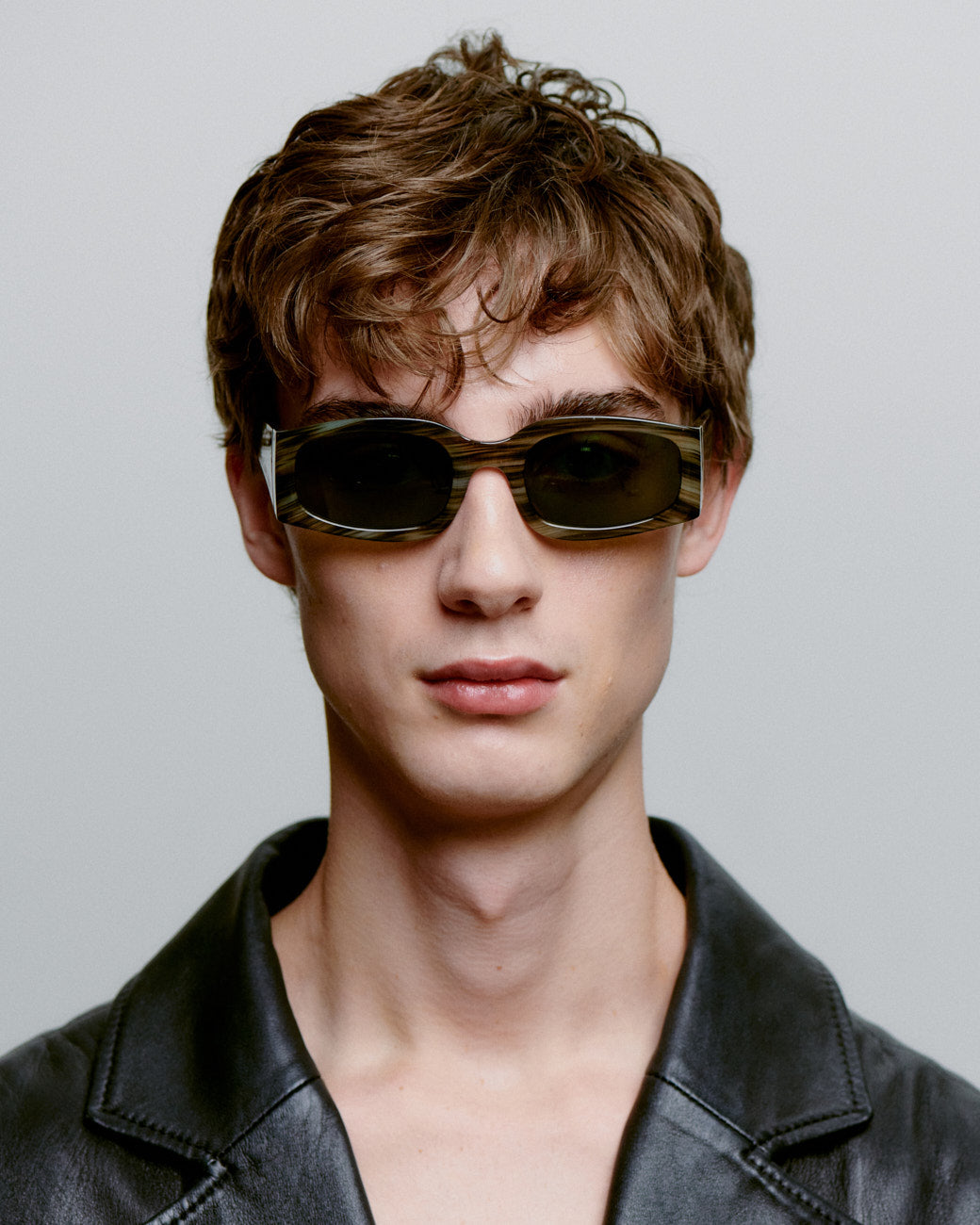 Alex - Striped Horn