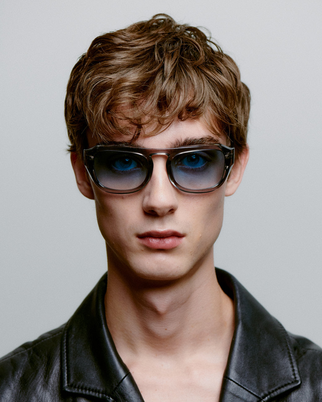 Max - Grey Transparent