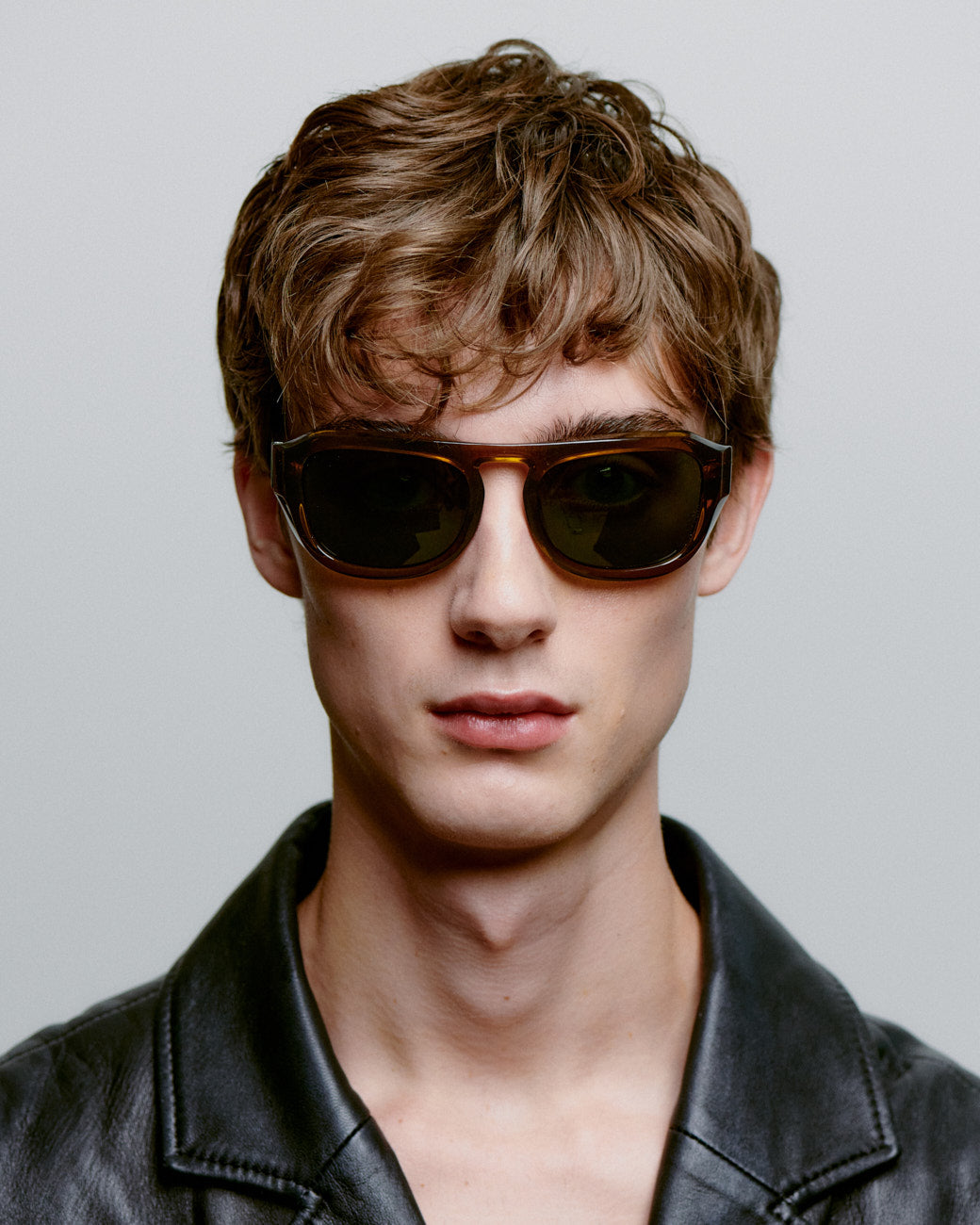 Max - Smoke Transparent